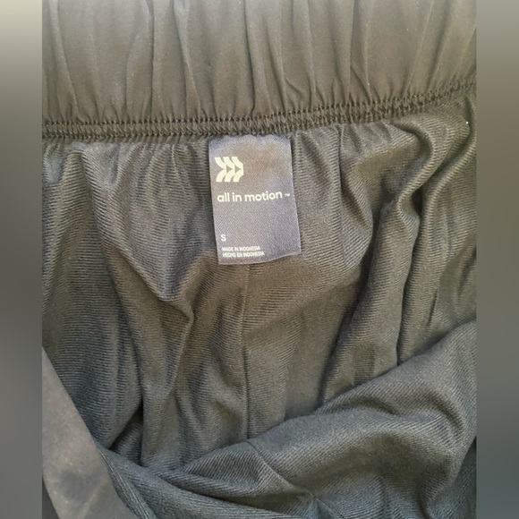 All in Motion NWT High Rise Lined Woven Joggers Womens Small Black - Picture 3 of 6